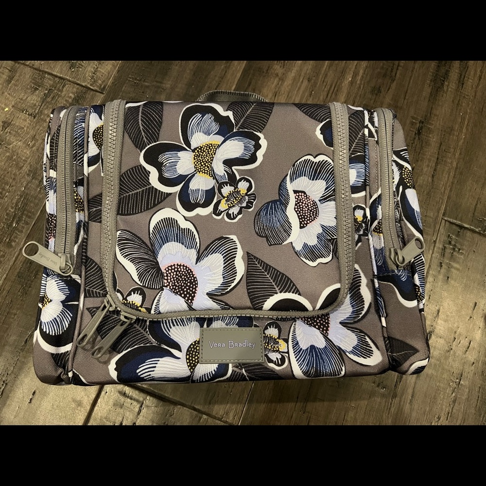 Vera Bradley Hanging Organizer, Brand new, no tags